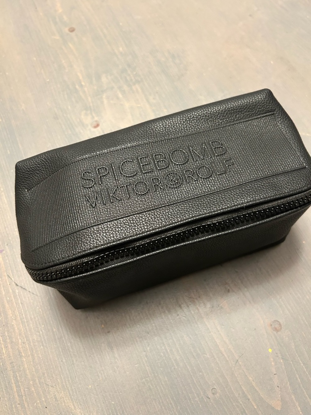 Victor & Rolf utility/ cosmetic case
Super bag